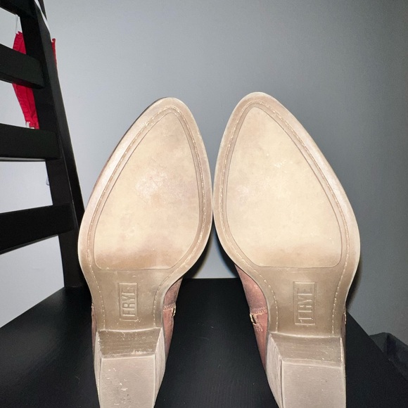 Like-New FRYE Judith Zip Leather Booties (Dark Brown) Size 7M - Picture 2 of 4